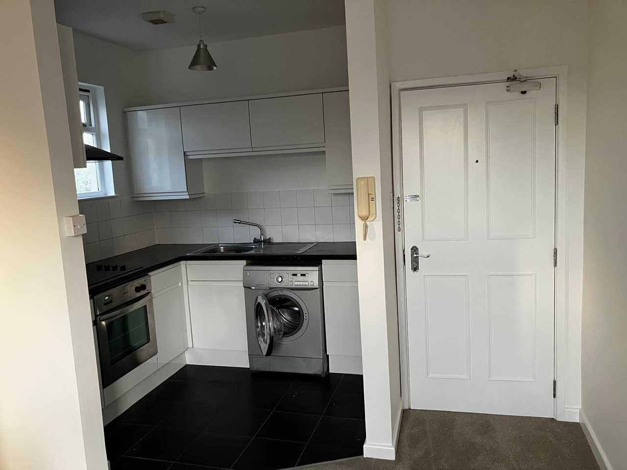 1 Bed Flat, Westbury Park, BS6 photo 3