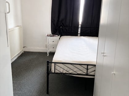 Room in a Shared Flat, High Road, RM6