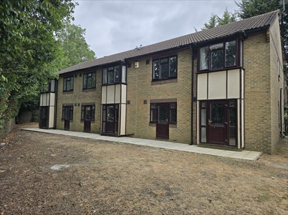 2 Bed Flat, Buffers Lane, KT22