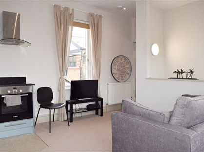 1 Bed Flat, Clifton Walk, W6