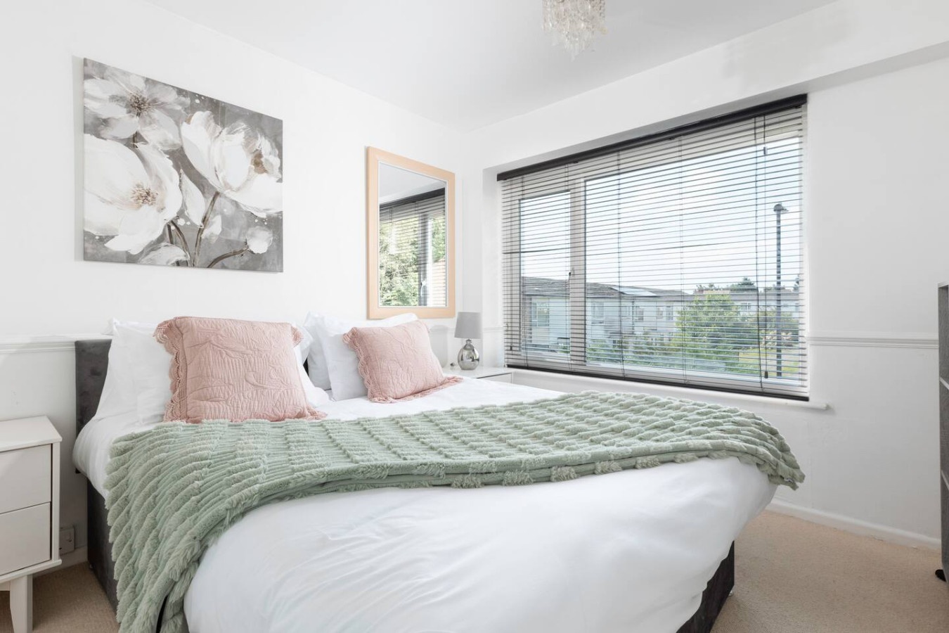 3 Bed Semi-Detached House, Leaside Way, SO16