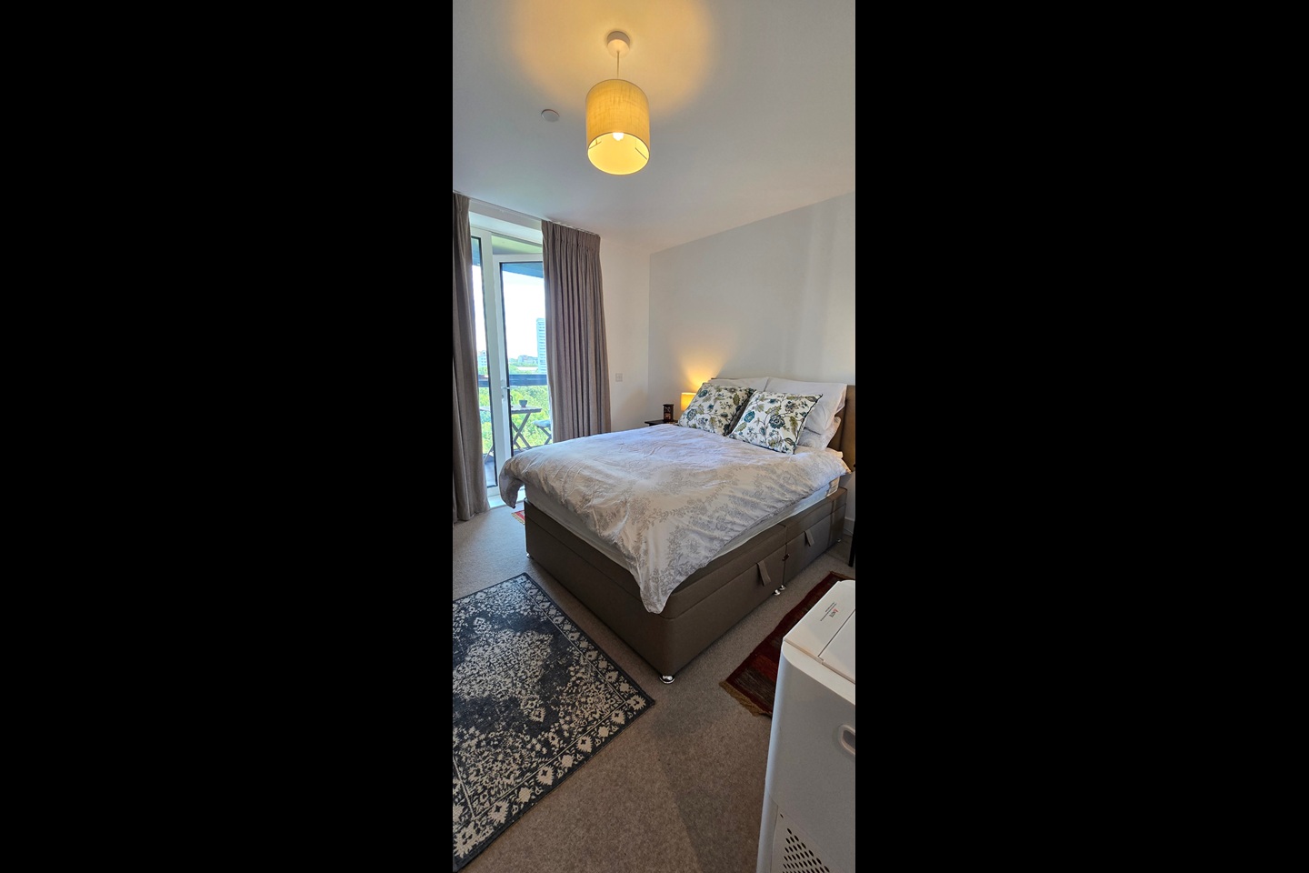 1 Bed Flat, York Road, SW11 photo 3