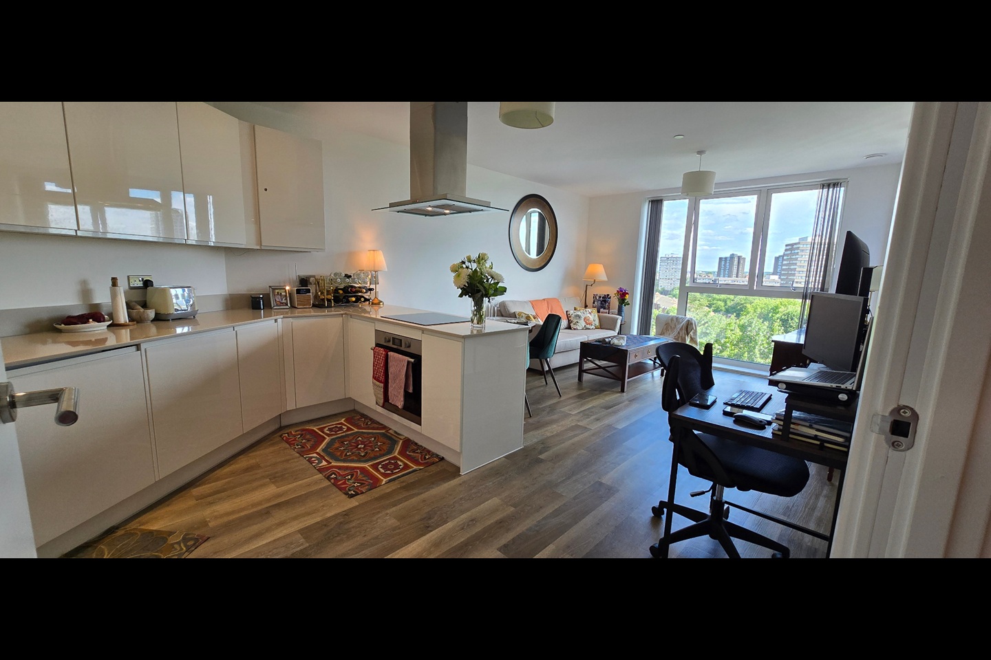 1 Bed Flat, York Road, SW11