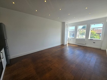 1 Bed Flat, Nazeing Road, EN9