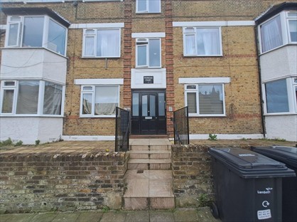 2 Bed Flat, Tremaine Court, SW2