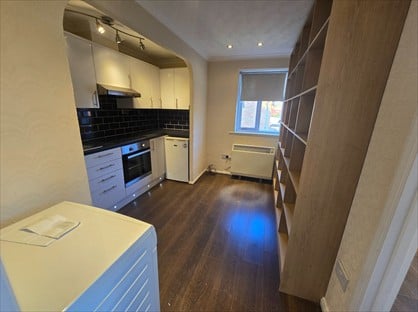 1 Bed Flat, Sewardstone Road, E4
