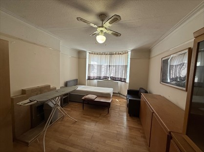 2 Bed Flat, Bushey Court, SW20