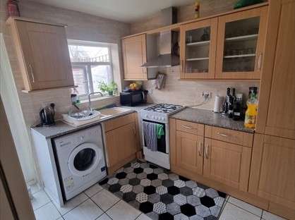 2 Bed Maisonette, Green St, EN3