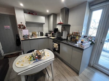 1 Bed Flat, Richmond Road, CF24