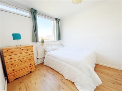 Room in a Shared Flat, Smithfield Court, E1