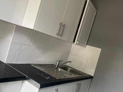 Studio Flat, Villier St, UB8