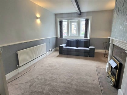 2 Bed Flat, Hunger Hill, LS27