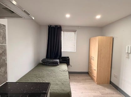 Studio Flat, Berkeley Avenue, UB6