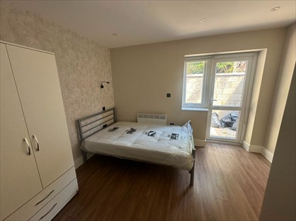 Studio Flat, Lakers Rise, SM7