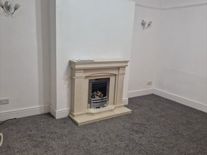 3 Bed Terraced House, Woodhouse Avenue, HD2