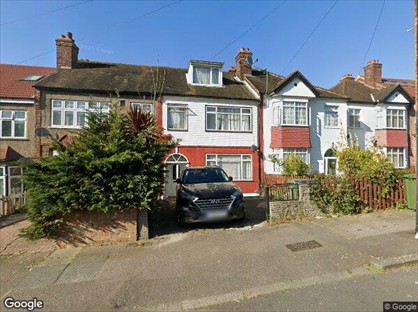 4 Bed Detached House, Penderry Rise, SE6