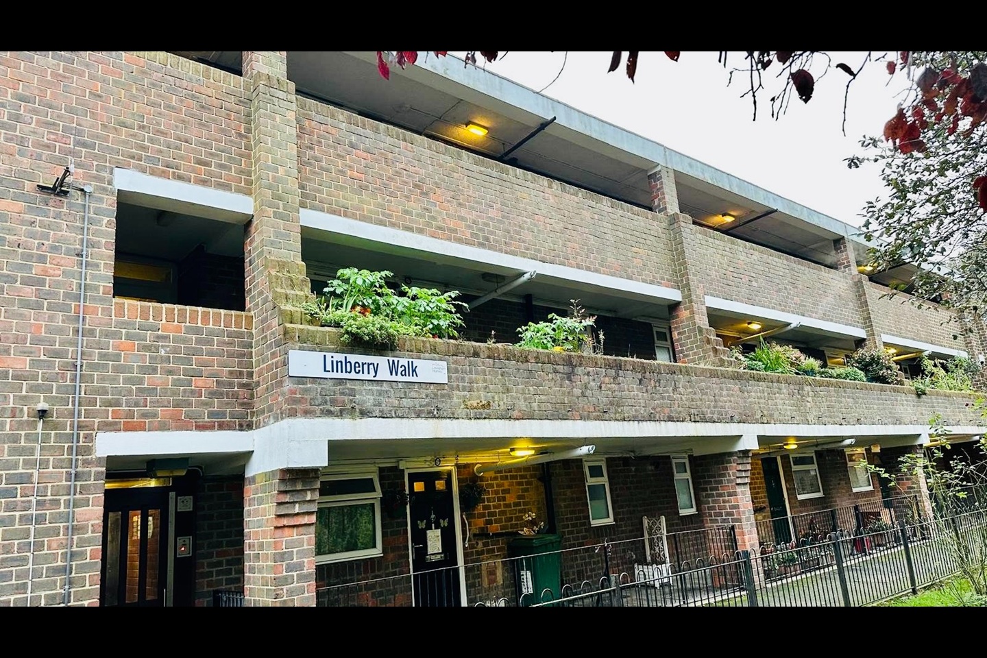 1 Bed Flat, Linberry Walk, SE8