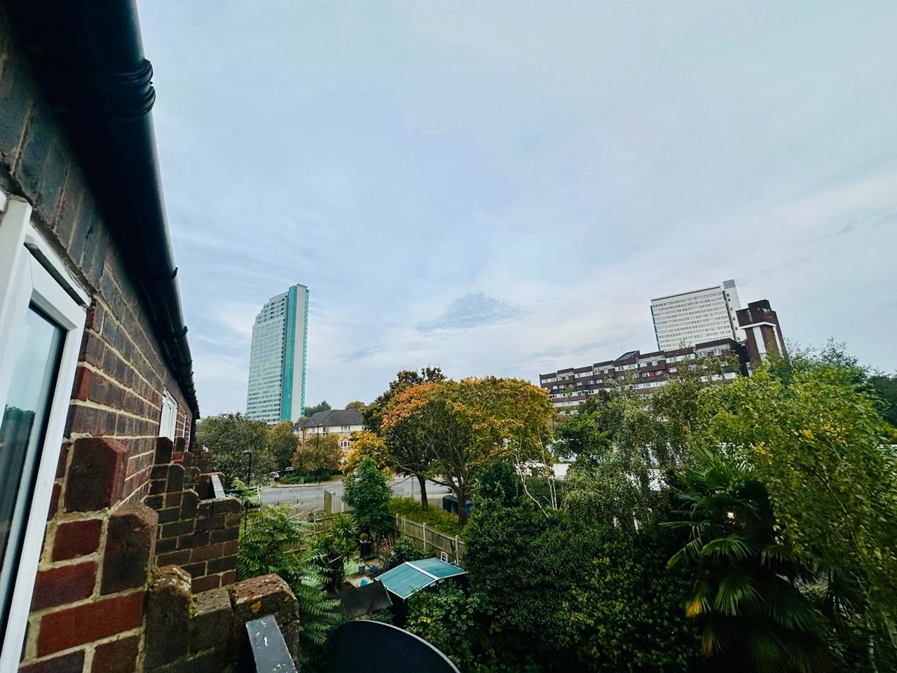 1 Bed Flat, Linberry Walk, SE8 photo 3