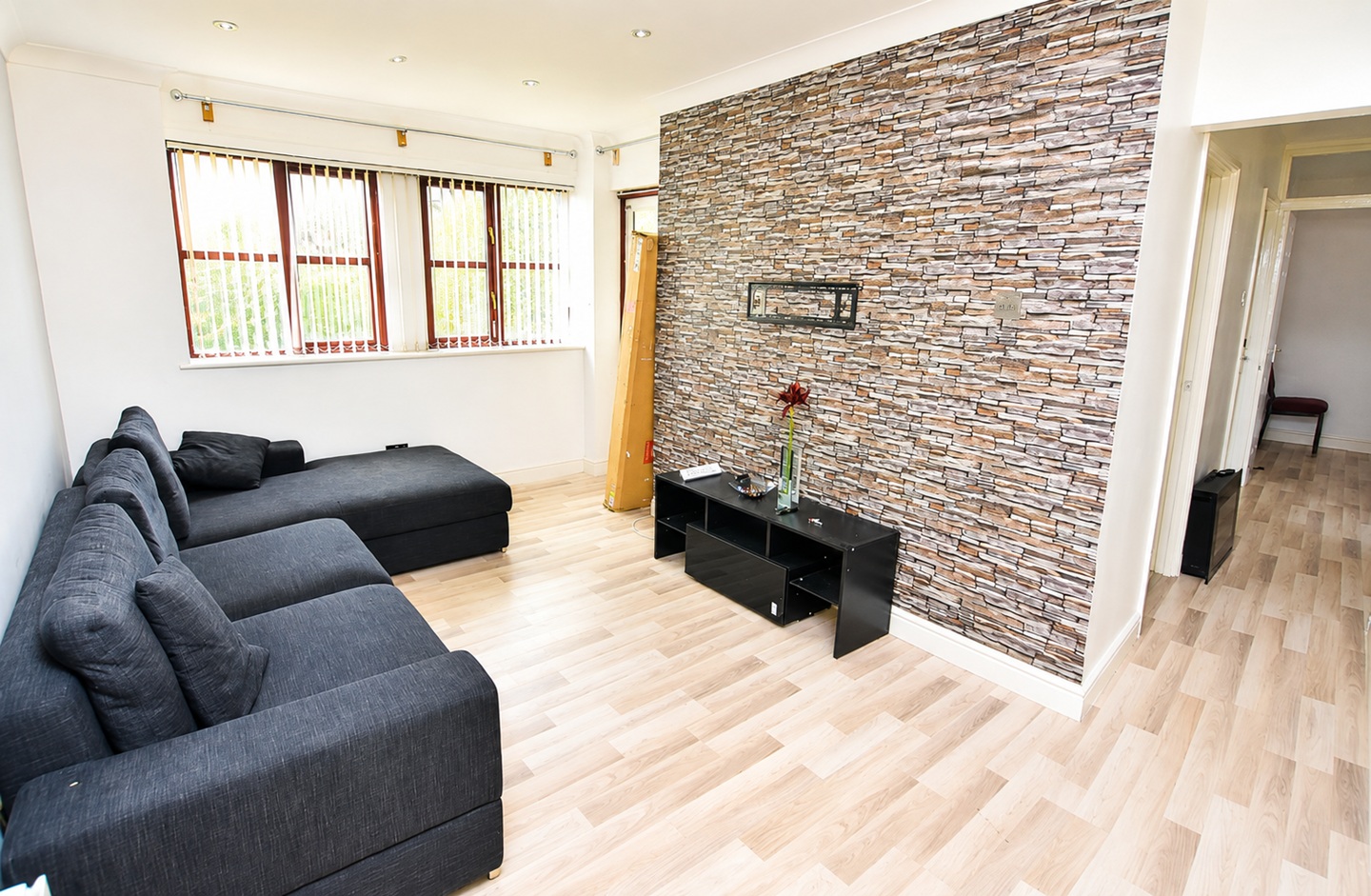 3 Bed Flat, Palmers Grove, B36
