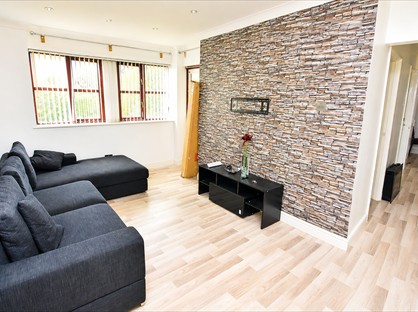 3 Bed Flat, Palmers Grove, B36