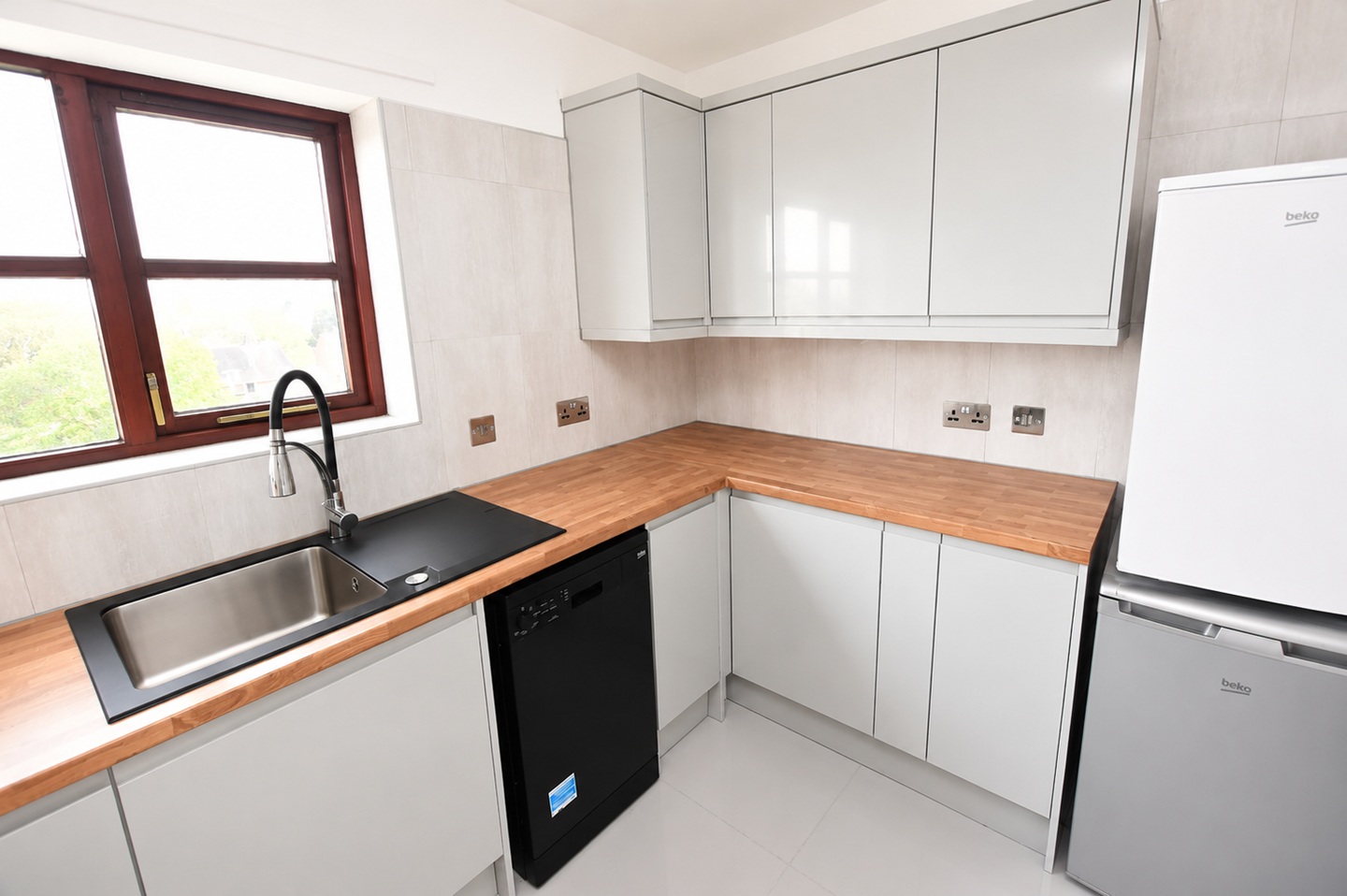 3 Bed Flat, Palmers Grove, B36 photo 3