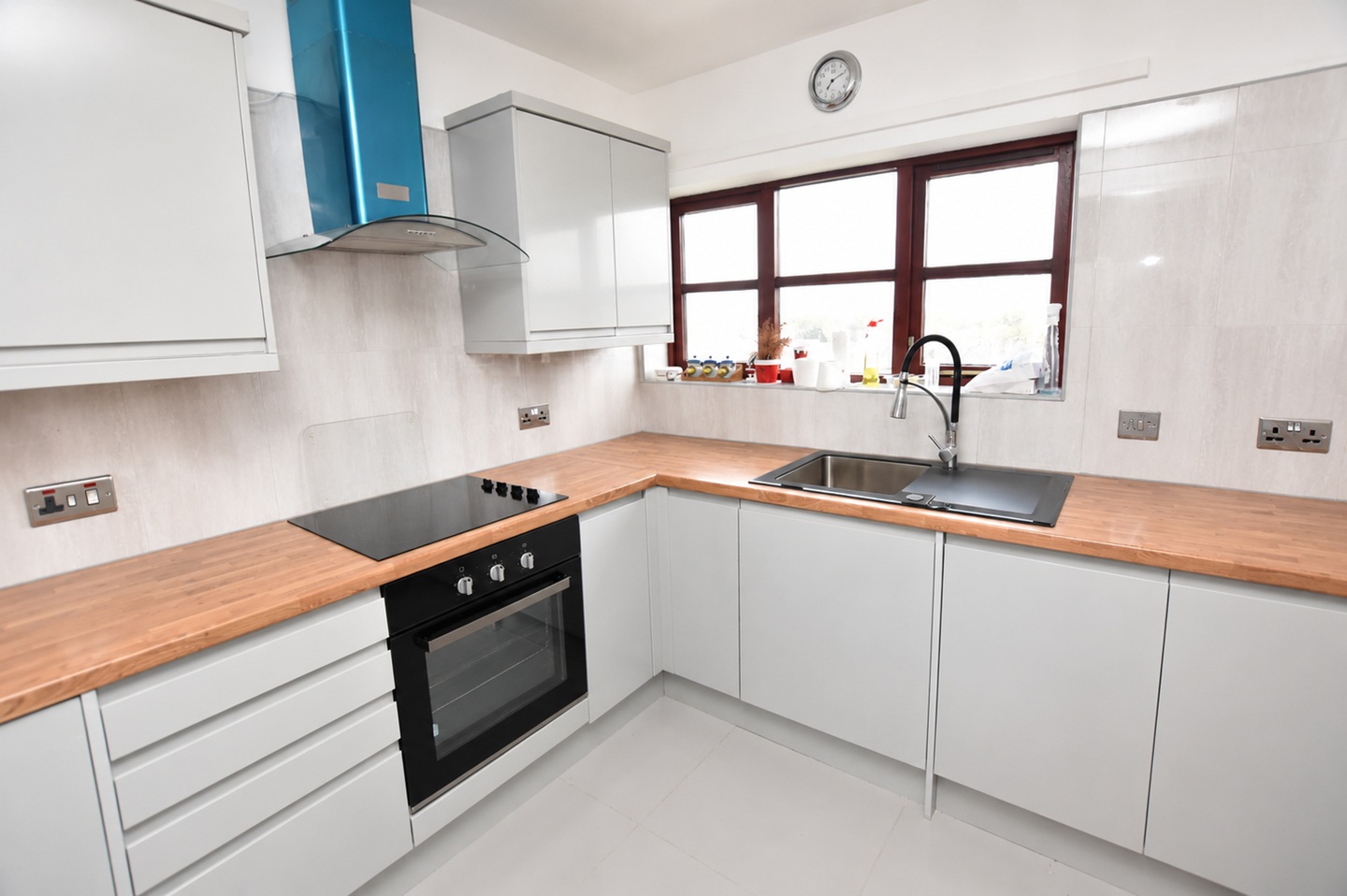 3 Bed Flat, Palmers Grove, B36 photo 2