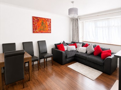 1 Bed Flat, Brading Crescent, E11
