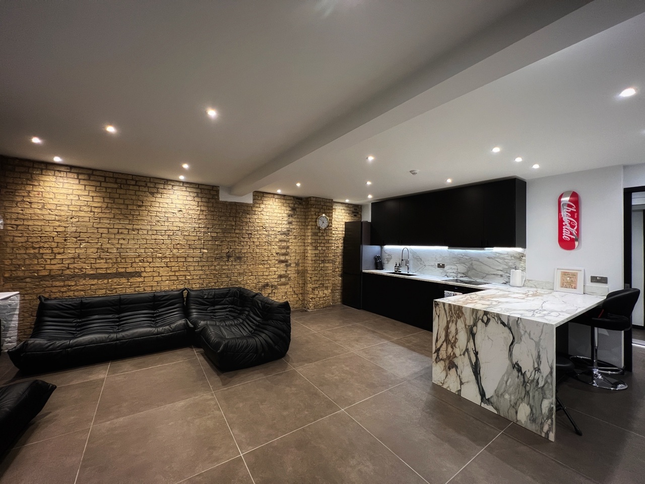 Room in a Shared Flat, Kingsland Road, E2