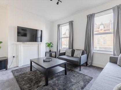 2 Bed Flat, Goldhawk Road, W12