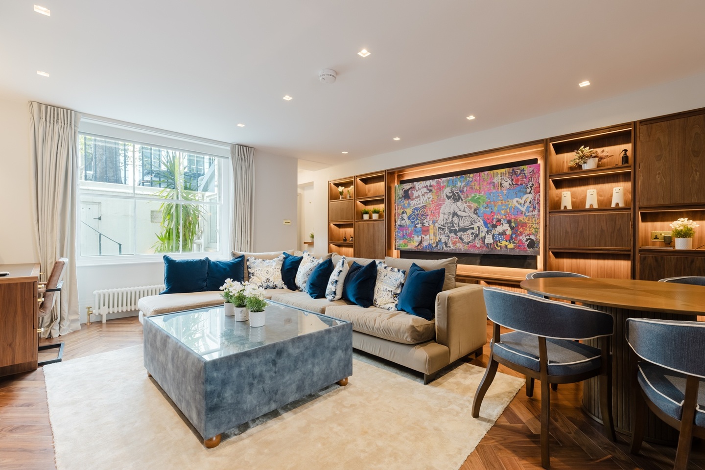 2 Bed Flat, Palace Gardens Terrace, W8