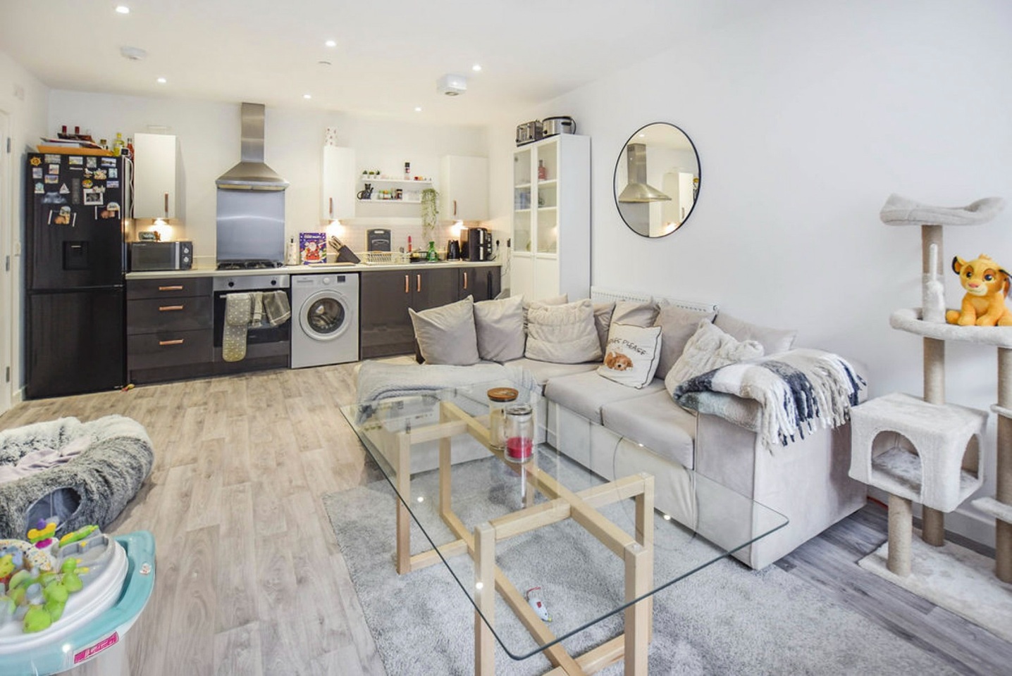 2 Bed End Terrace, Millfold Rise, S60 photo 2