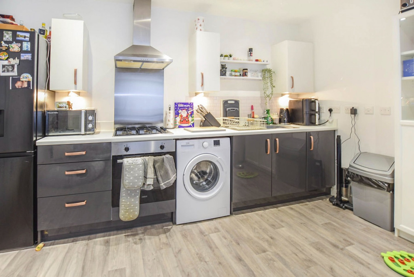 2 Bed End Terrace, Millfold Rise, S60 photo 3