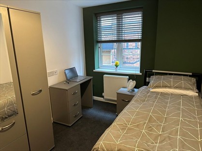 Room in a Shared House, Queen St, DY8