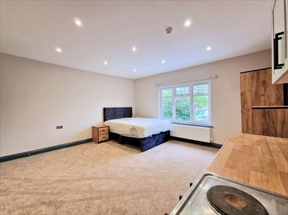 Studio Flat, Station Road, B31