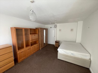 5 bed room for rent in Room in a Shared House, Porthleven Place, MK6