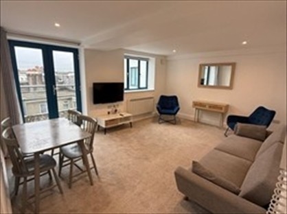 2 Bed Flat, Queens Quay, TQ1