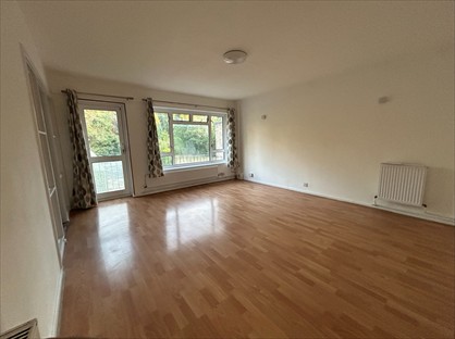 2 Bed Maisonette, Lynton Court, SM2