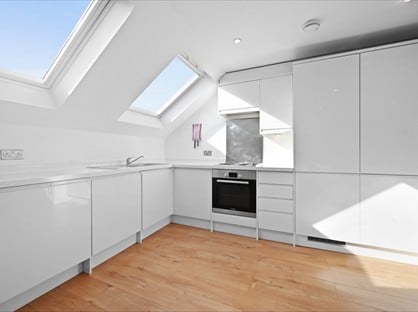 2 Bed Flat, Tunis Road, W12