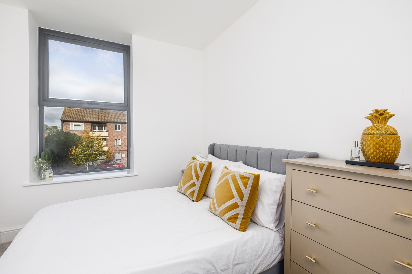 2 Bed Flat, Newport Road, CF24 photo 4