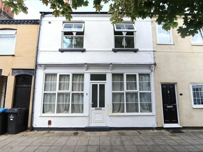 3 Bed Terraced House, St Giles St, MK13