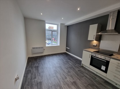 2 Bed Flat, Hallfield Road, BD1