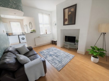 Room in a Shared House, Hardy St, M30