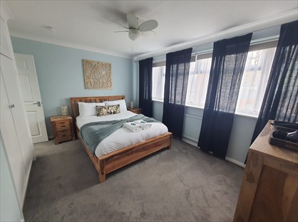 3 bed flat/apartment for rent in 3 Bed Flat, Goldstone Lane, BN3