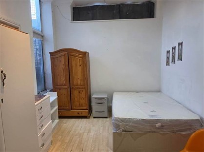 Room in a Shared House, East St, IG11