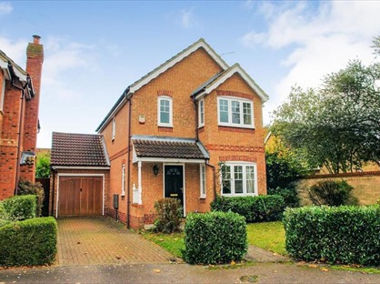 3 bed detached house for rent in 3 Bed Detached House, Holly Drive, HP21