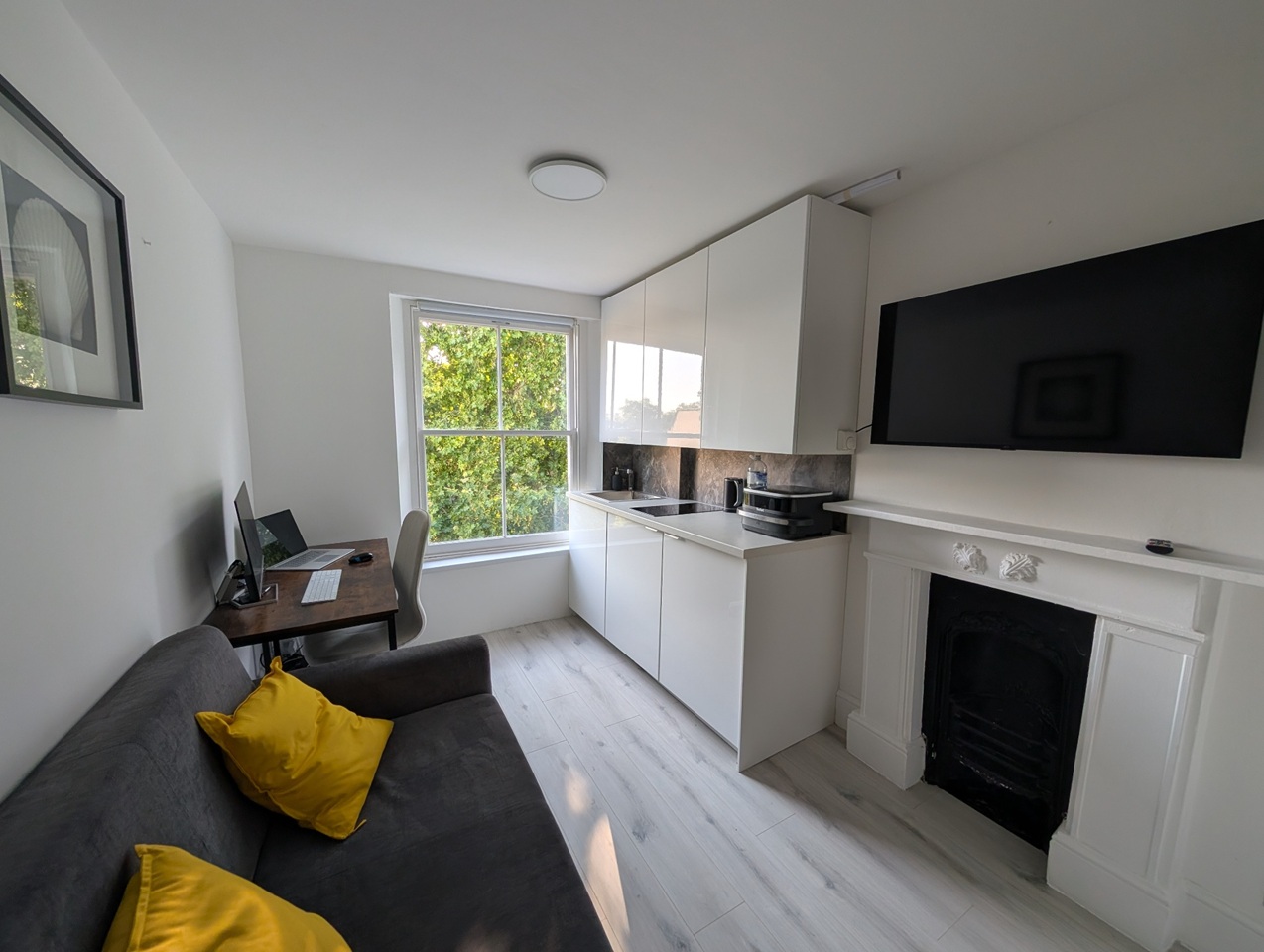 Studio Flat, Leinster Gardens, W2