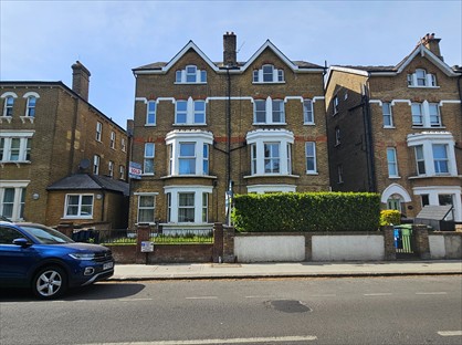 1 Bed Flat, Ferry Road, TW11