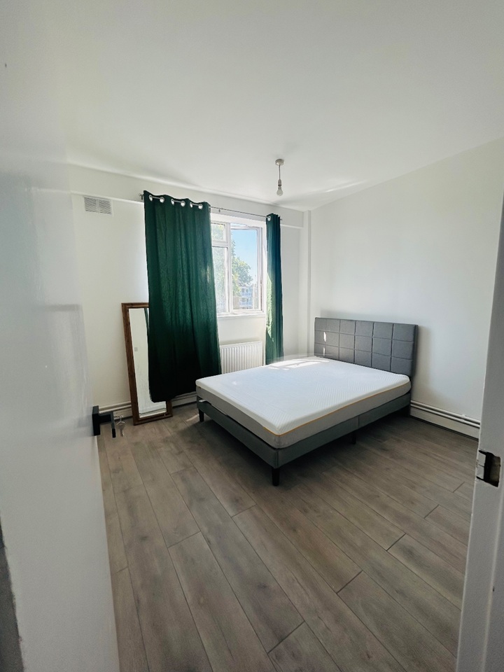 Room in a Shared Flat, Inwood Court, NW1