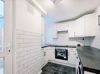 2 Bed Flat, Wellfield Road, SW16