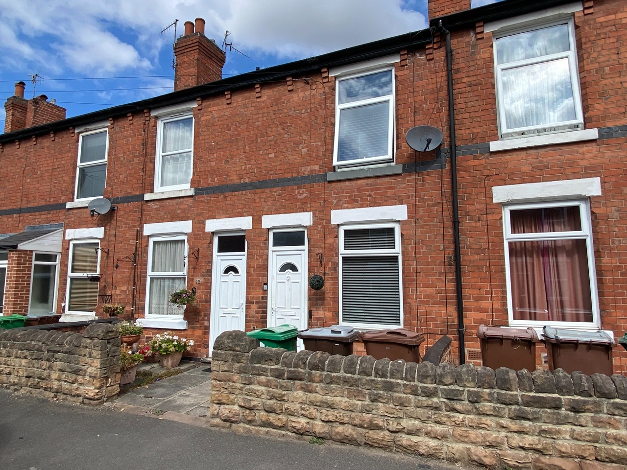 2 Bed Terraced House, Acton Avenue, NG6